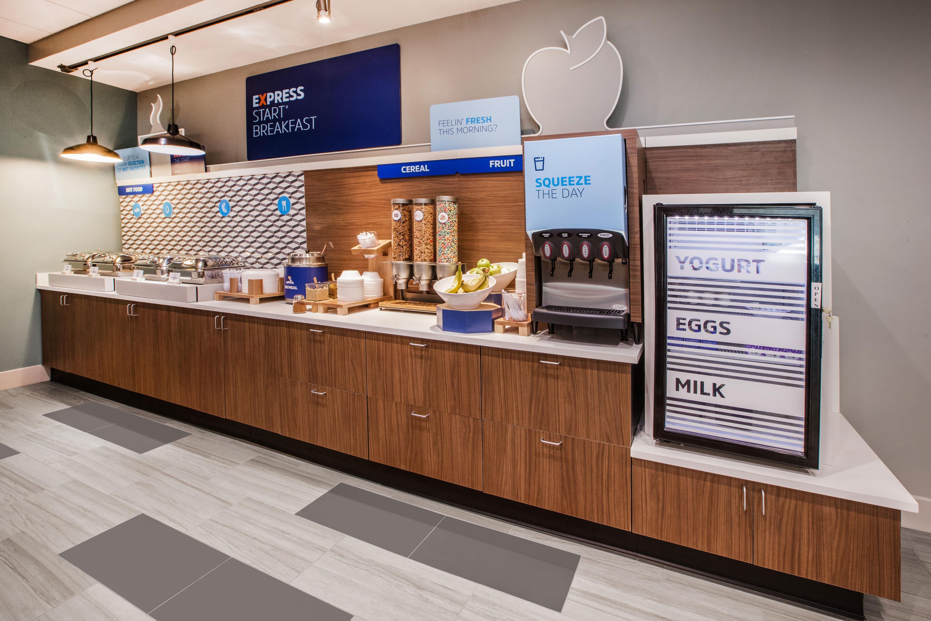 Holiday Inn Express Crestwood By Ihg Eksteriør billede