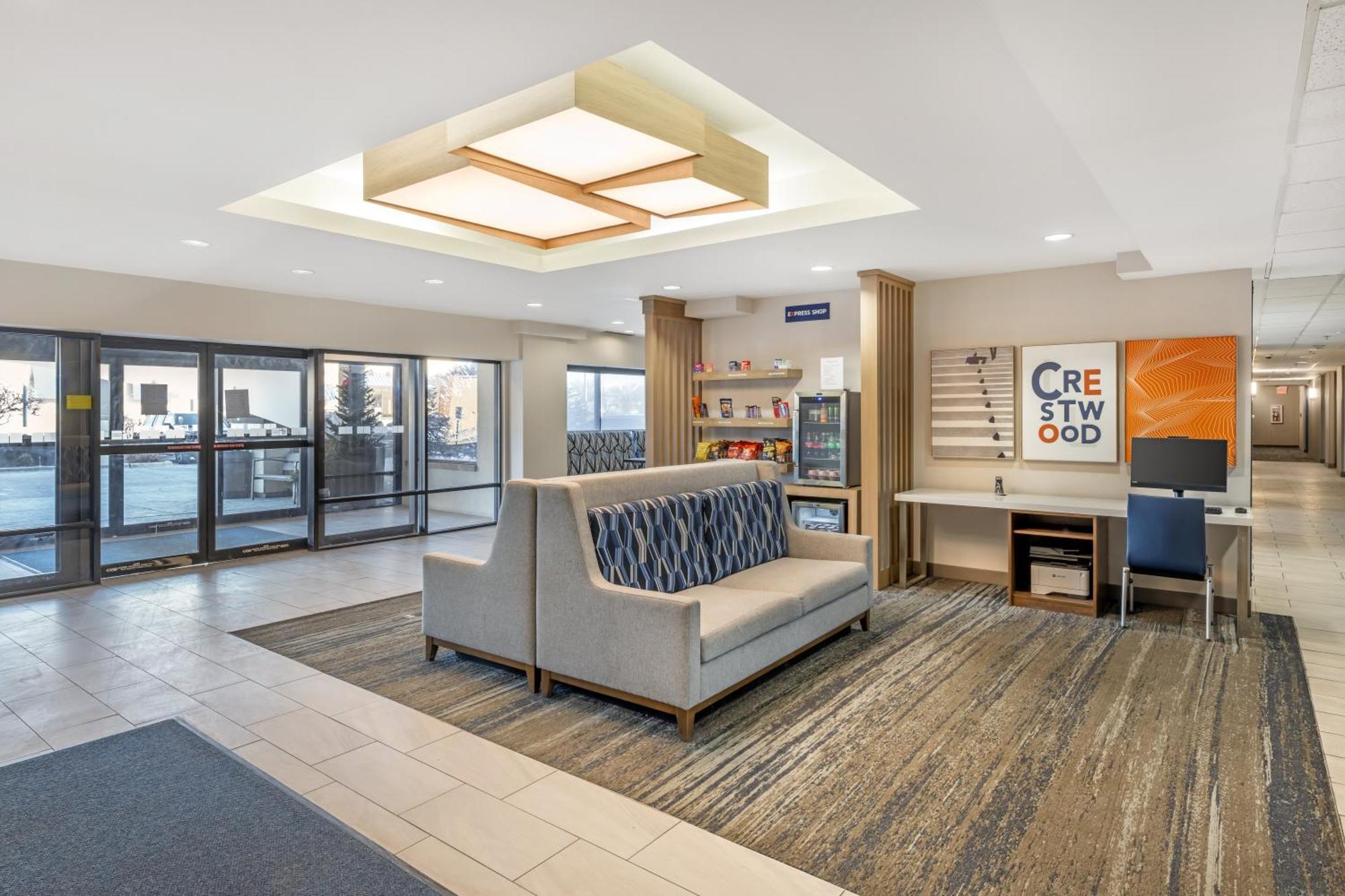 Holiday Inn Express Crestwood By Ihg Eksteriør billede