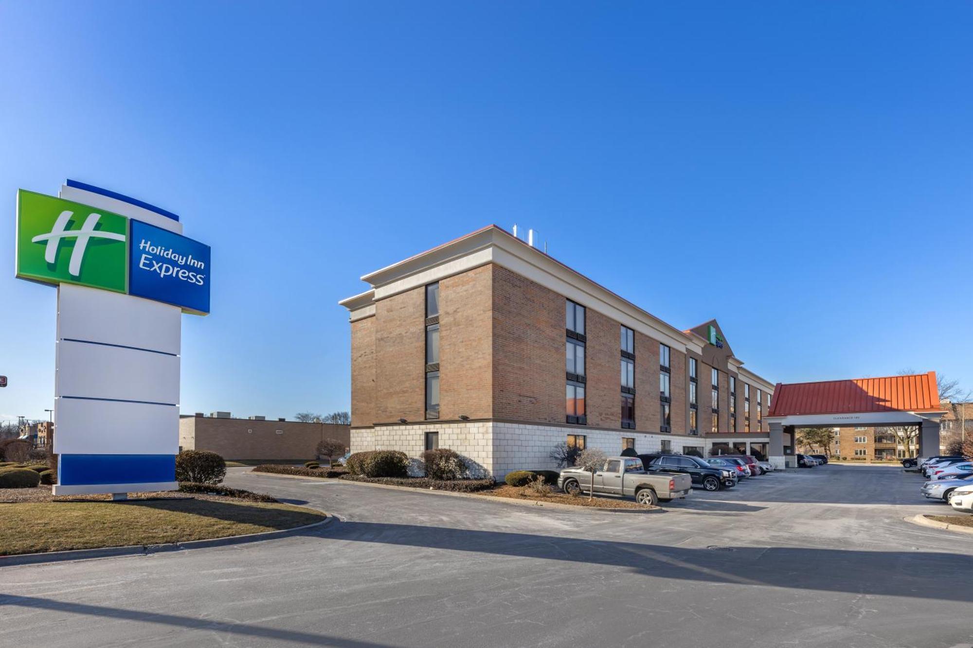 Holiday Inn Express Crestwood By Ihg Eksteriør billede