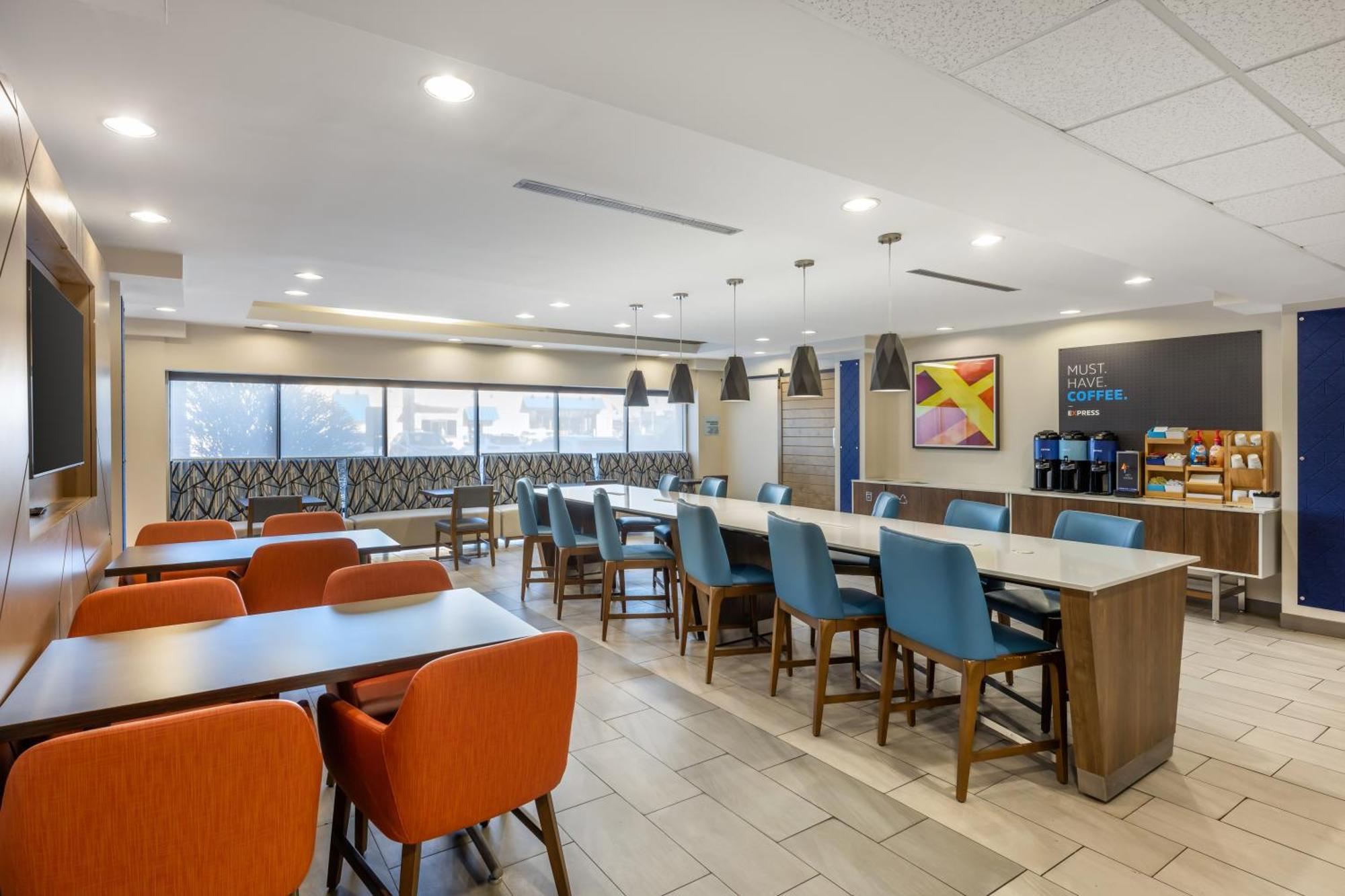 Holiday Inn Express Crestwood By Ihg Eksteriør billede