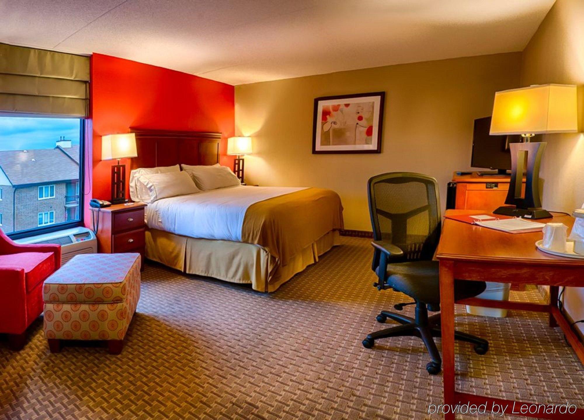 Holiday Inn Express Crestwood By Ihg Eksteriør billede