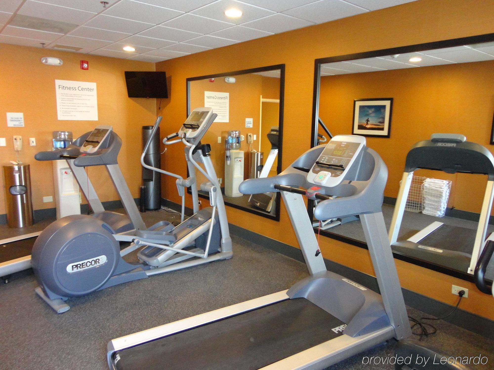 Holiday Inn Express Crestwood By Ihg Eksteriør billede