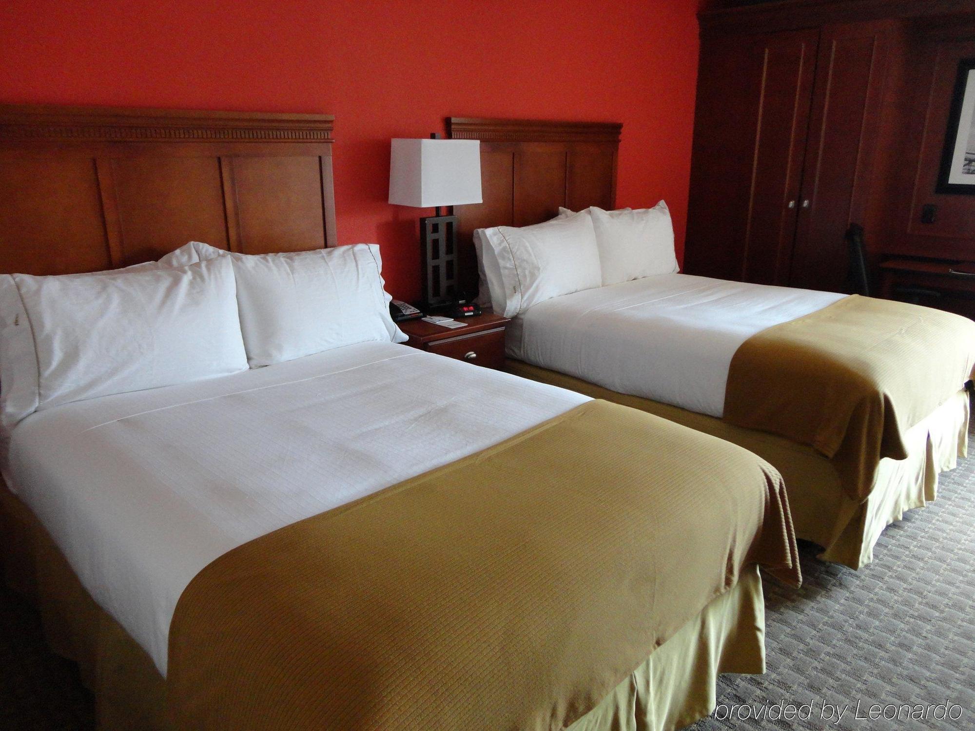 Holiday Inn Express Crestwood By Ihg Eksteriør billede