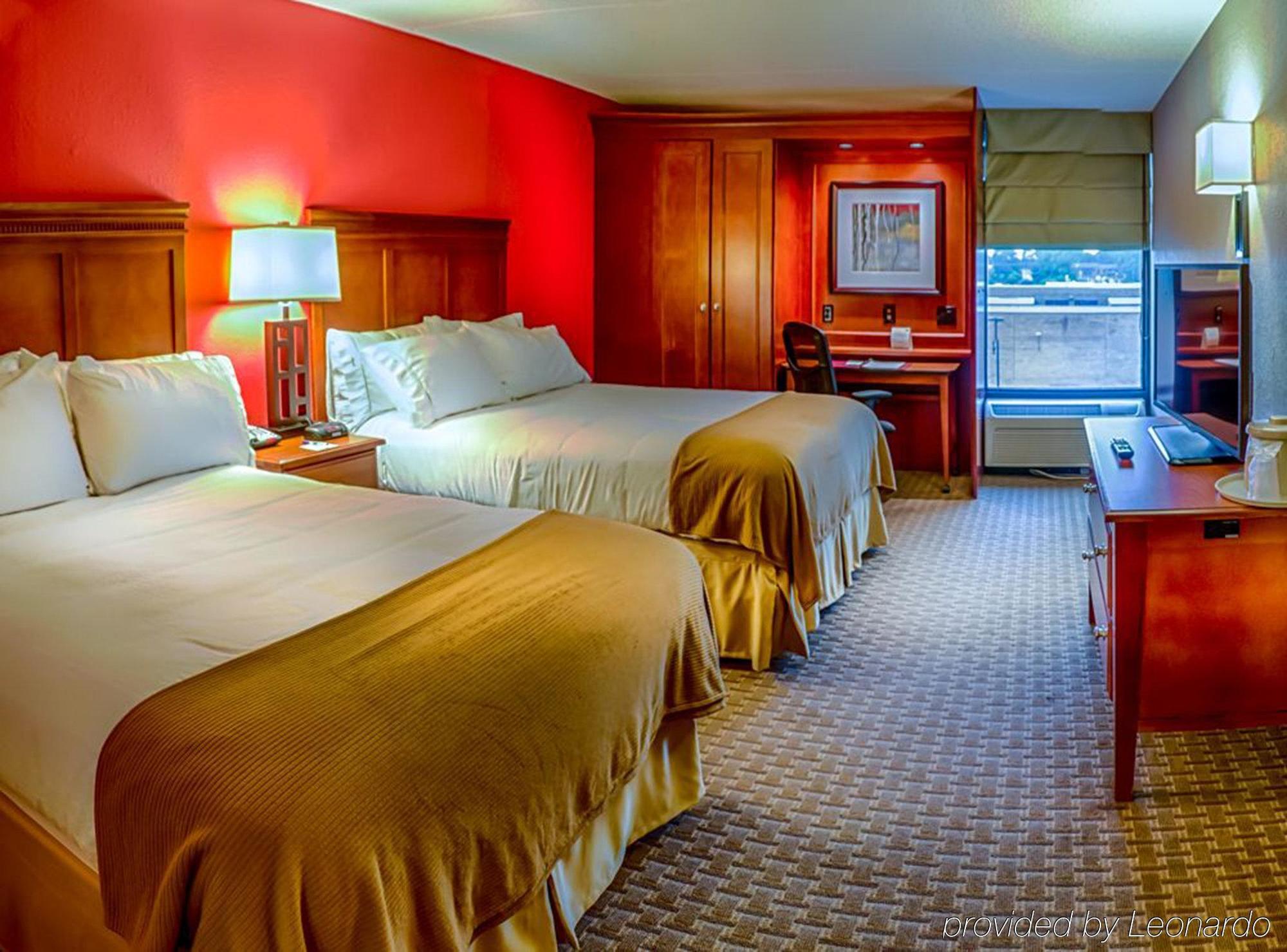 Holiday Inn Express Crestwood By Ihg Eksteriør billede